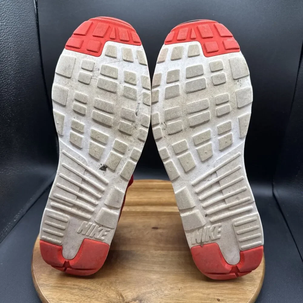 Nike Air Max Tavas SE Mens Size 12 Running Shoes Athletic University Red